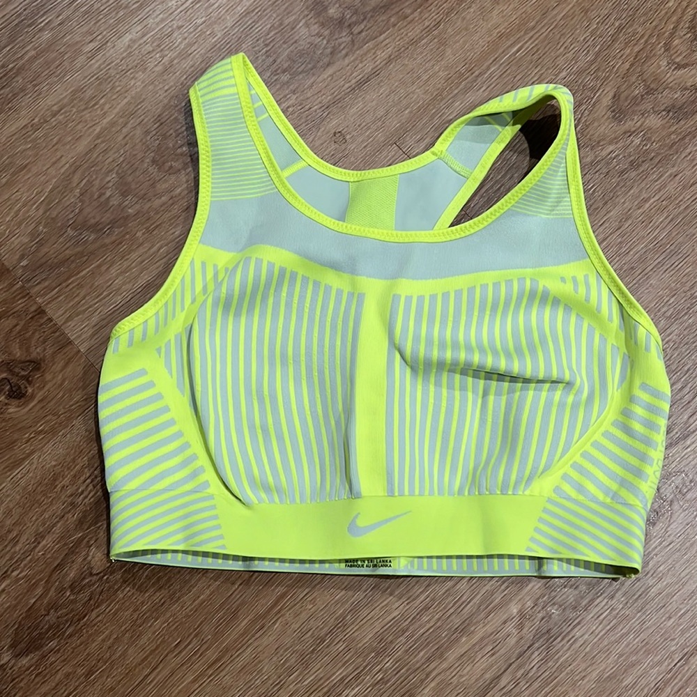 Nike Flyknit sports bra BRAND NEW